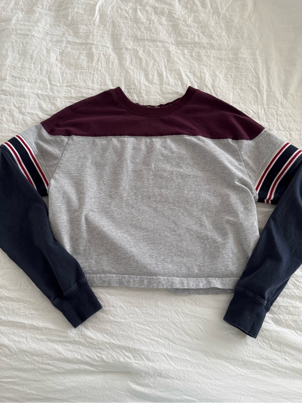 Harlow Colorblock Crewneck Sweatshirt in Gray, Navy & Burgundy - Picture 4 of 7